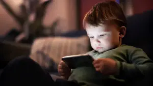 New Finnish Study Challenges Conventional Wisdom on Screen Time and Adolescent Cognitive Development